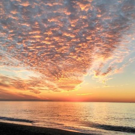 Pepe Beach Vista Al Mar Apartment Estepona Bagian luar foto
